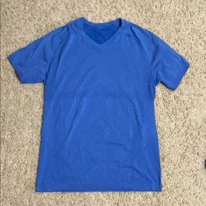 Lulu lemon shirt sleeve shirt, V neck